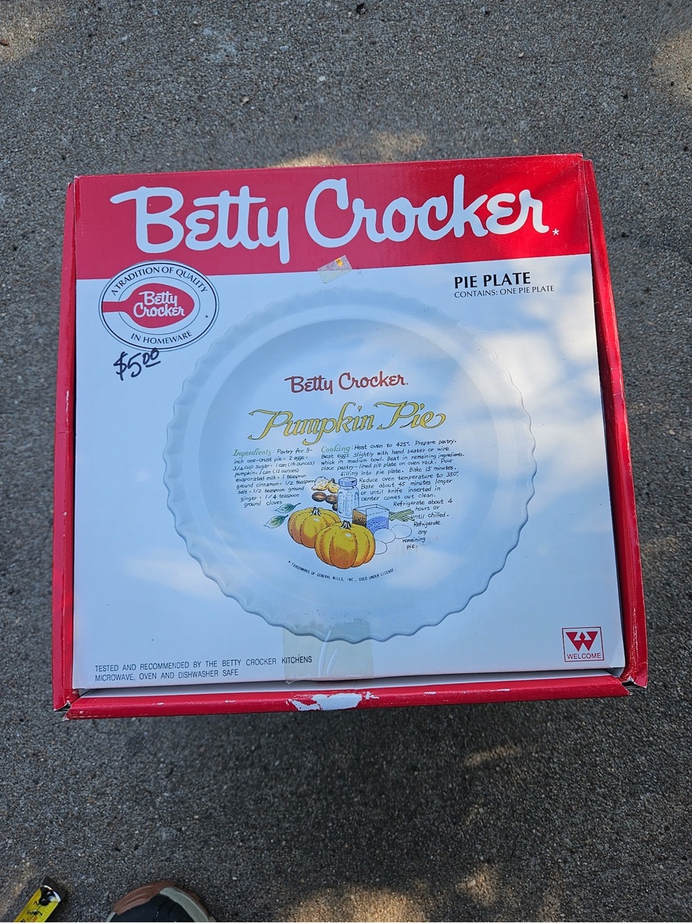 🎃 Vintage Betty Crocker Pumpkin Pie Milk Glass Pie Plate with Original Box